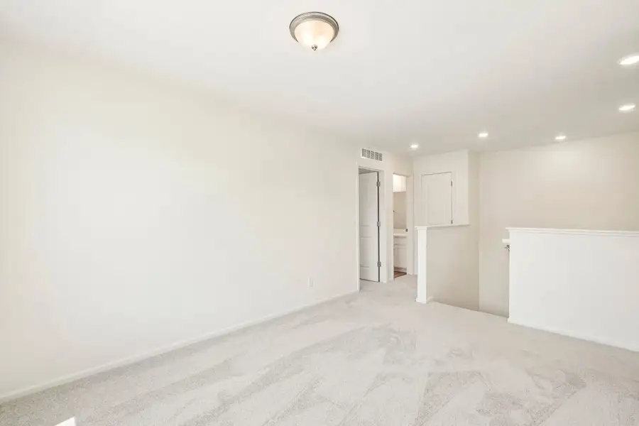 Spacious, unfurnished interior of a new home in Farmlore Villas, Brighton (Image 17).