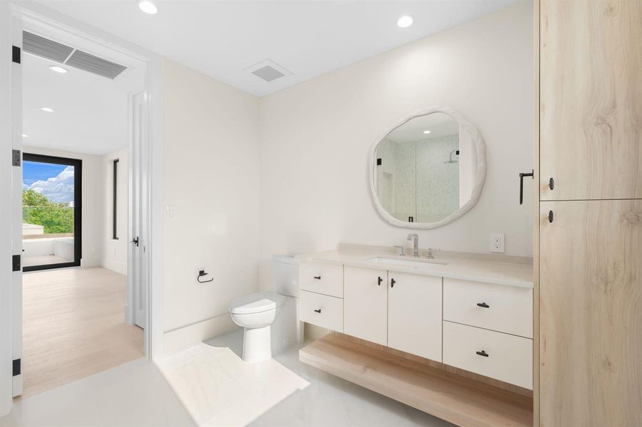 42 Bathroom 4