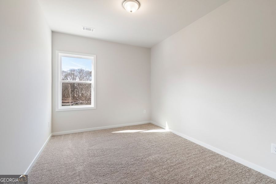 Spacious, unfurnished interior of a new home in Rosewood Lake Estates, Hoschton (Image 57).