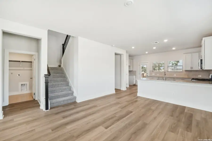 Spacious, unfurnished interior of a new home in , San Antonio (Image 20).