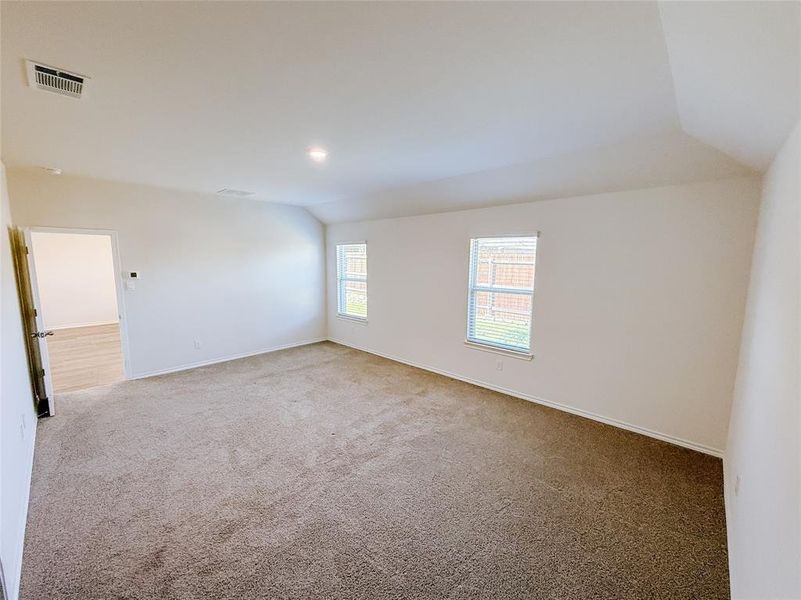 Spacious, unfurnished interior of a new home in Stonehaven, Caddo Mills (Image 14).