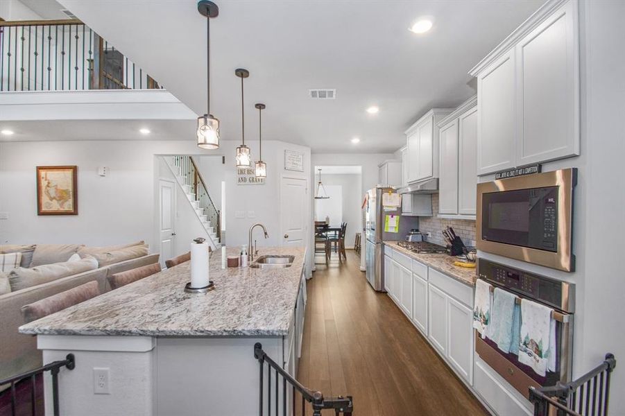 Image 10 of a home in .