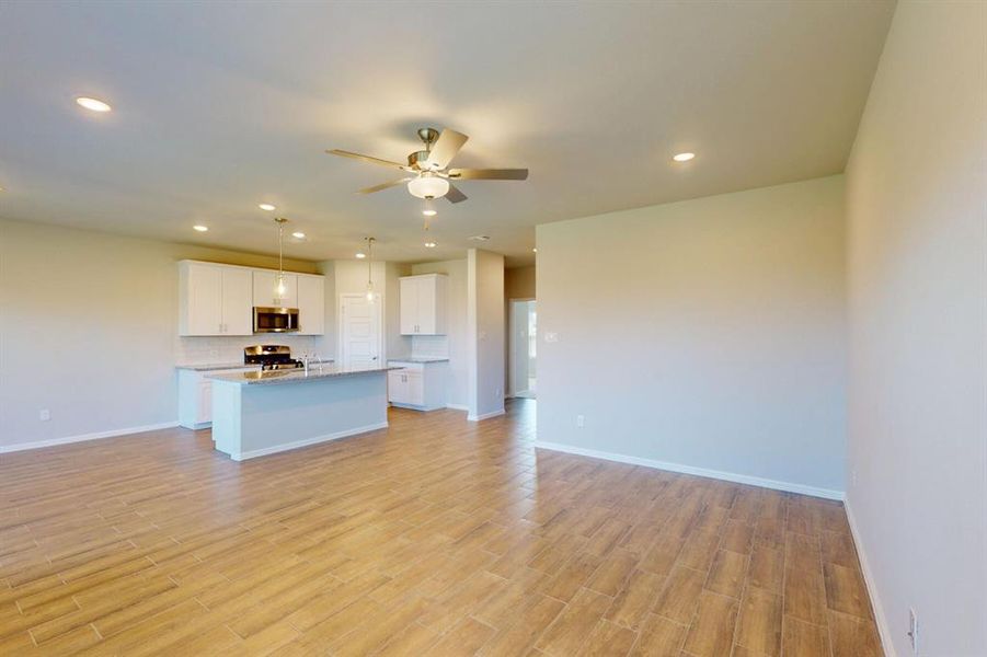 Spacious, unfurnished interior of a new home in Sanderos, Fort Worth (Image 30). Spacious, unfurnished interior of a new home in Sanderos, Fort Worth (Image 30).