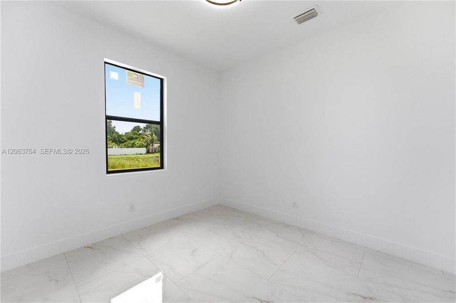 Spacious, unfurnished interior of a new home in , Lehigh Acres (Image 23).