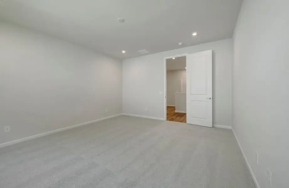 Spacious, unfurnished interior of a new home in Millstone, Cramerton (Image 23).