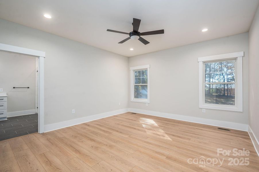 Spacious, unfurnished interior of a new home in , Newton (Image 29).