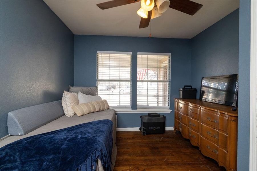Furnished interior view inside a new home in , Weatherford (Image 13).