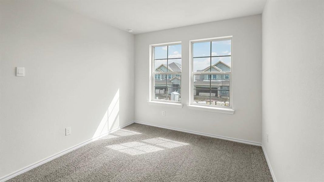 Spacious, unfurnished interior of a new home in Creekside Ranch, Blue Ridge (Image 28).