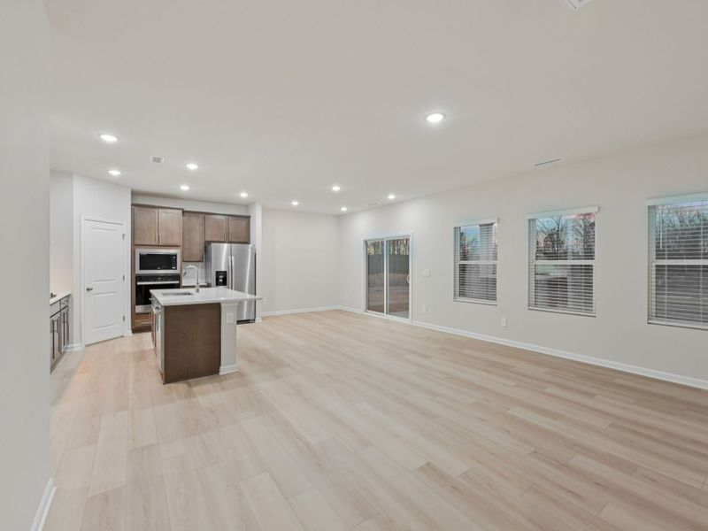 Spacious, unfurnished interior of a new home in Oak Manor - Signature Series, Garner (Image 10).