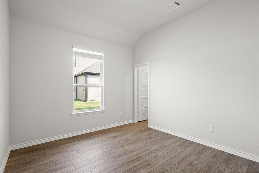 Spacious, unfurnished interior of a new home in Rocky Creek Crossing, Fort Worth (Image 18). Spacious, unfurnished interior of a new home in Rocky Creek Crossing, Fort Worth (Image 18).