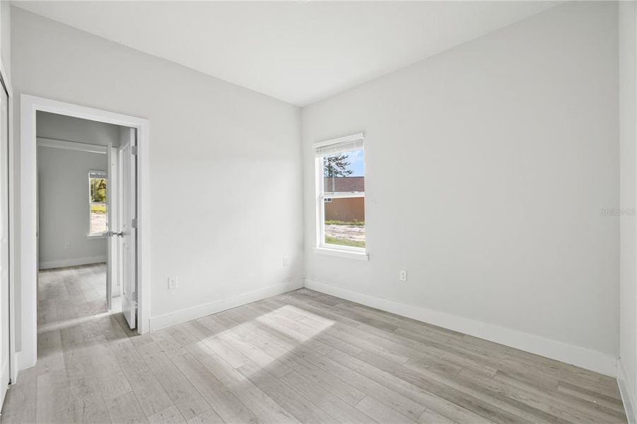 Spacious, unfurnished interior of a new home in , Ocala (Image 15).