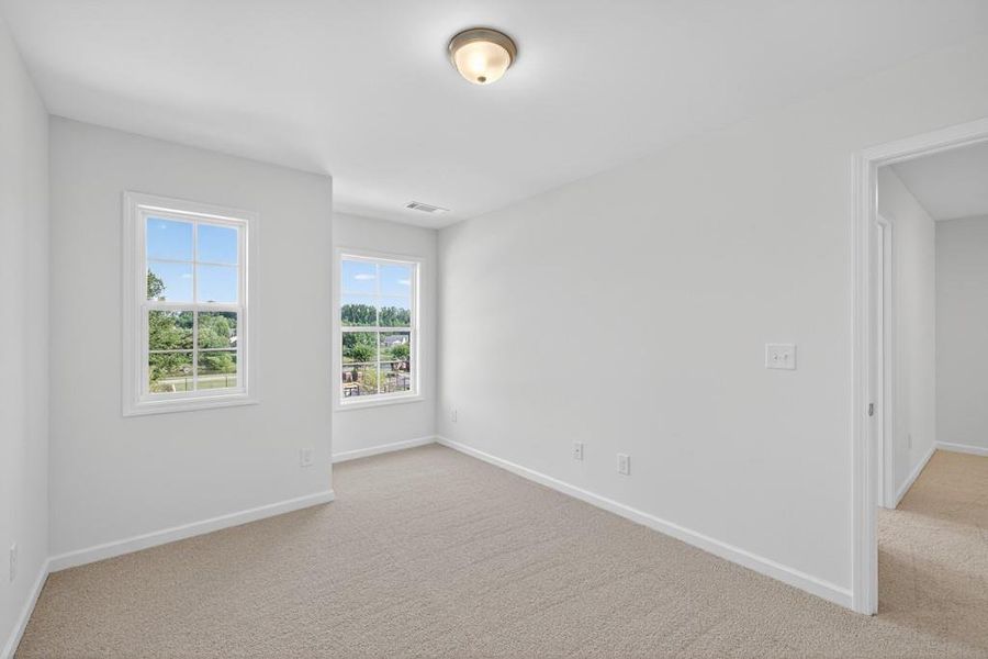 Spacious, unfurnished interior of a new home in , Jefferson (Image 22).