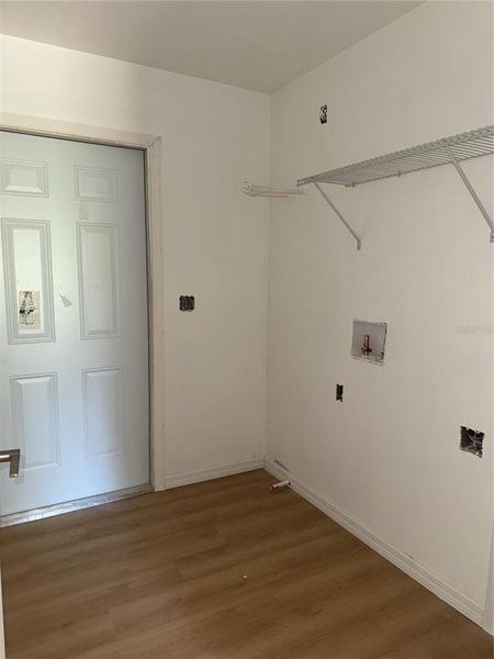 Spacious, unfurnished interior of a new home in , Ocala (Image 12).