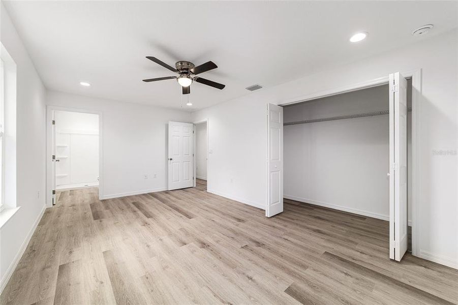 Spacious, unfurnished interior of a new home in , Silver Springs (Image 45).