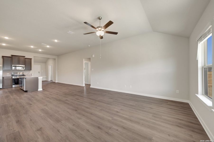 Spacious, unfurnished interior of a new home in Winding Brook, San Antonio (Image 34). Spacious, unfurnished interior of a new home in Winding Brook, San Antonio (Image 34).