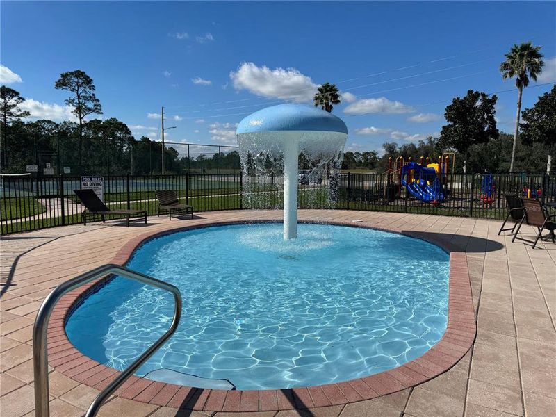Community amenities in , Poinciana (Image 15).