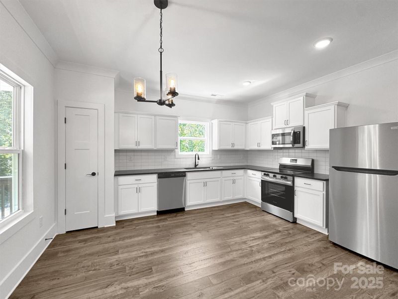 Image 18 of a home in .