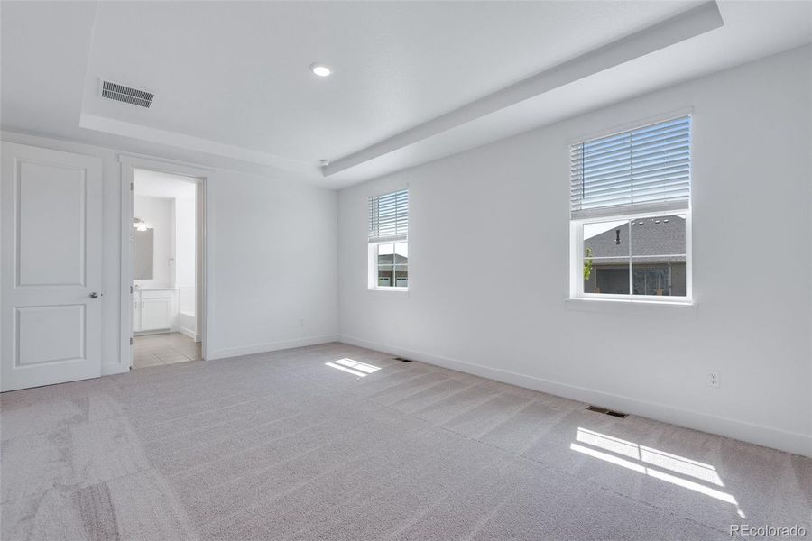 Spacious, unfurnished interior of a new home in Vantage, Berthoud (Image 36).