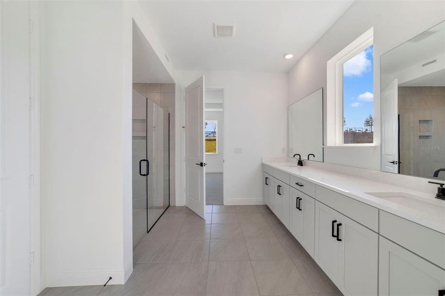 Furnished interior view inside a new home in Vintner Reserve, Clermont (Image 10). Furnished interior view inside a new home in Vintner Reserve, Clermont (Image 10).