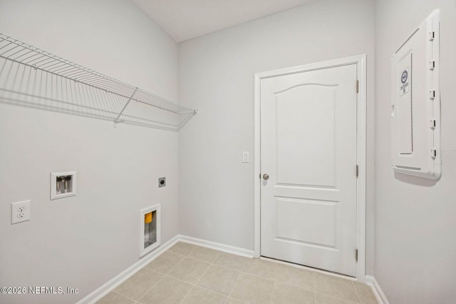 Spacious, unfurnished interior of a new home in Weston Woods, Jacksonville (Image 19).