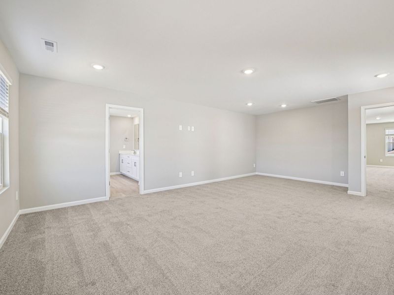 Spacious, unfurnished interior of a new home in Watkins Glen, Raleigh (Image 18). Spacious, unfurnished interior of a new home in Watkins Glen, Raleigh (Image 18).