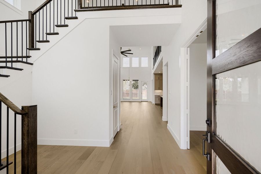 841 Bella Casa - Entry