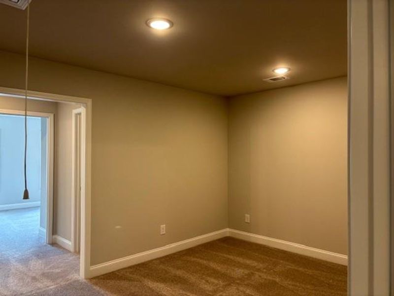 Spacious, unfurnished interior of a new home in Riversong, Duluth (Image 15).