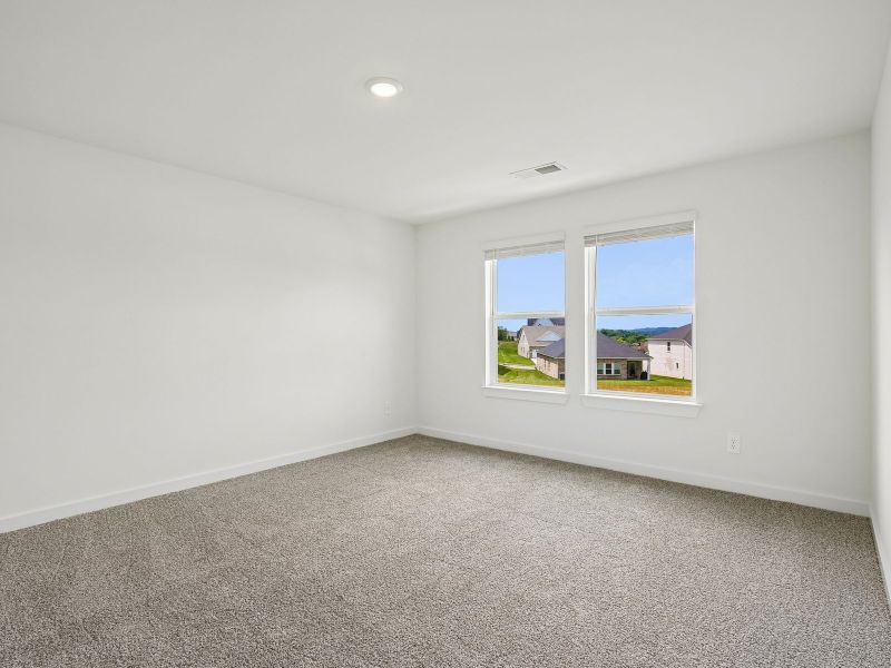 Spacious, unfurnished interior of a new home in Mansker Farms - Bronze Series, Hendersonville (Image 12).