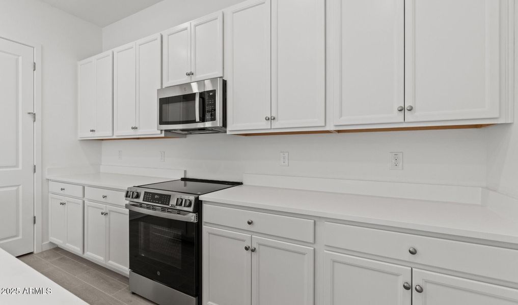 Edgewood Lot #34 Kitchen 3 (Large)