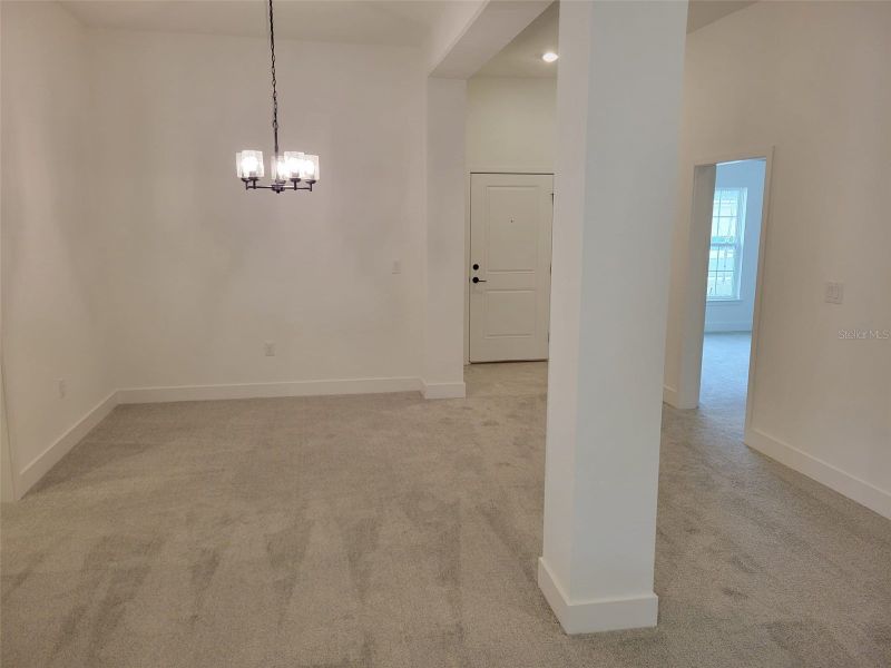 Spacious, unfurnished interior of a new home in Arbor Park, Leesburg (Image 6).