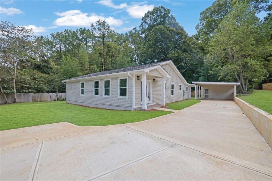 Exterior details and patio area of a home in , Smyrna (Image 17).