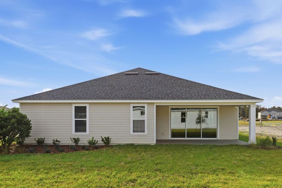 Exterior details and patio area of a home in Headwaters at Lofton Creek, Yulee (Image 21).
