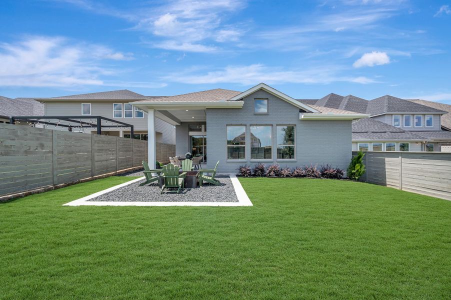Representative exterior details of a home built from the The Conroe by David Weekley Homes in Landmark, Denton (Image 3).