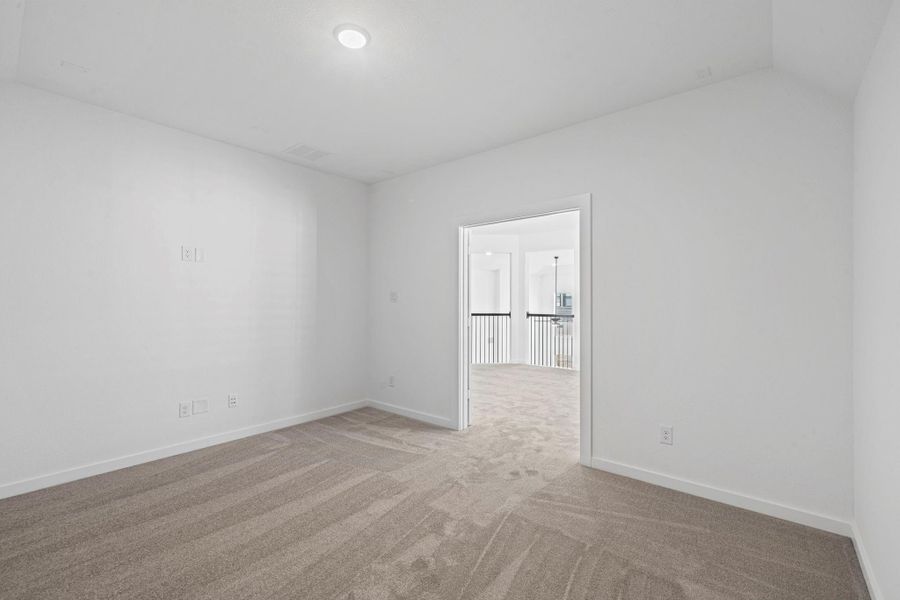 Spacious, unfurnished interior of a new home in Fulbrook on Fulshear Creek 60', Fulshear (Image 18). Spacious, unfurnished interior of a new home in Fulbrook on Fulshear Creek 60', Fulshear (Image 18).