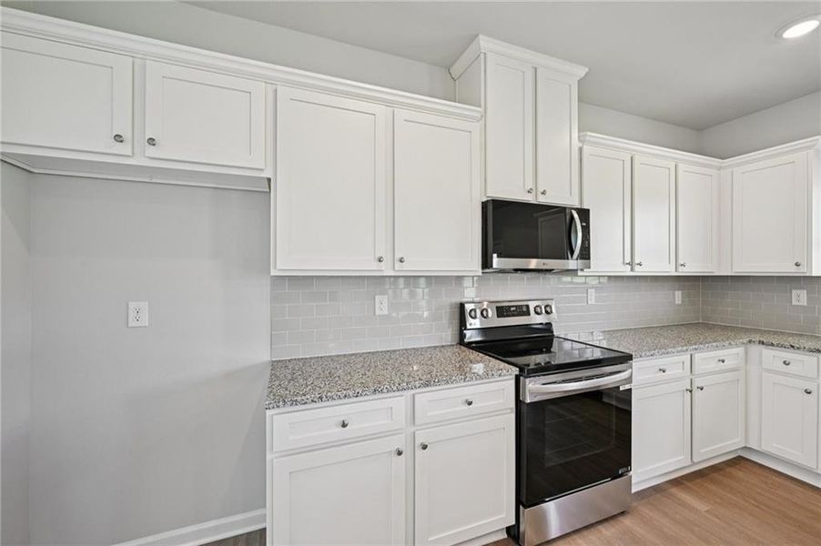 Furnished interior view inside a new home in Neely Farm, Covington (Image 7).