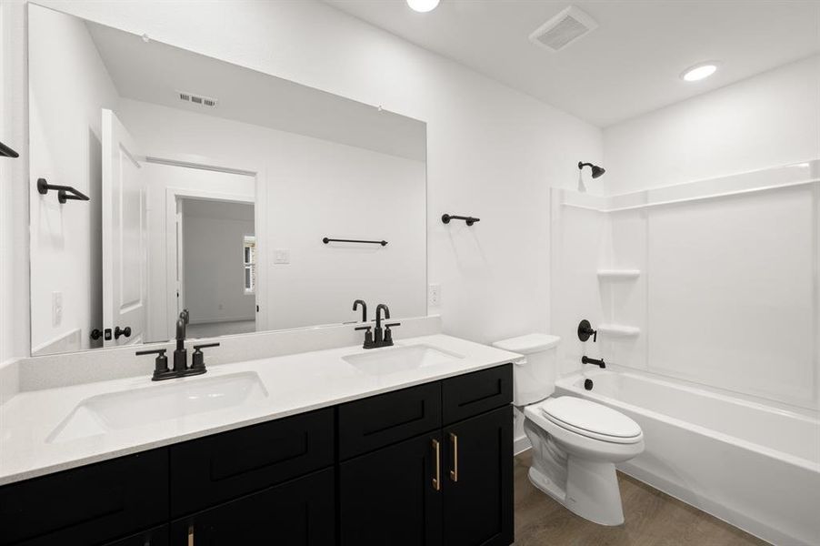 681 Tyronza- Bathroom-1