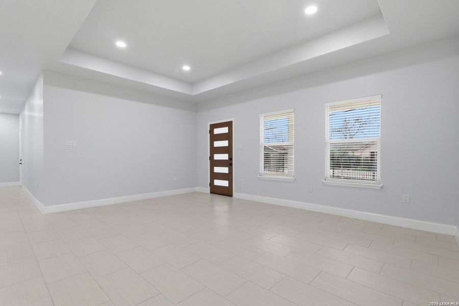 Spacious, unfurnished interior of a new home in , San Antonio (Image 17).