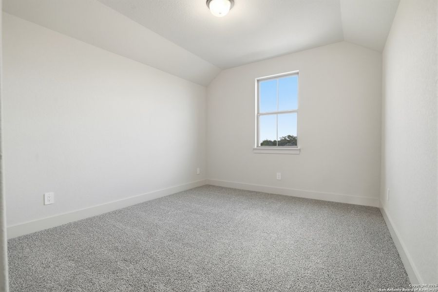 Spacious, unfurnished interior of a new home in Haby Hill 60s, San Antonio (Image 30).