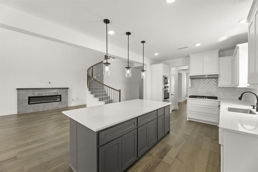 Furnished interior view inside a new home in Inspiration, Seis Lagos (Image 19). Furnished interior view inside a new home in Inspiration, Seis Lagos (Image 19).