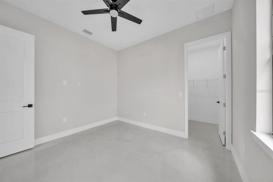 Spacious, unfurnished interior of a new home in , Lehigh Acres (Image 29).