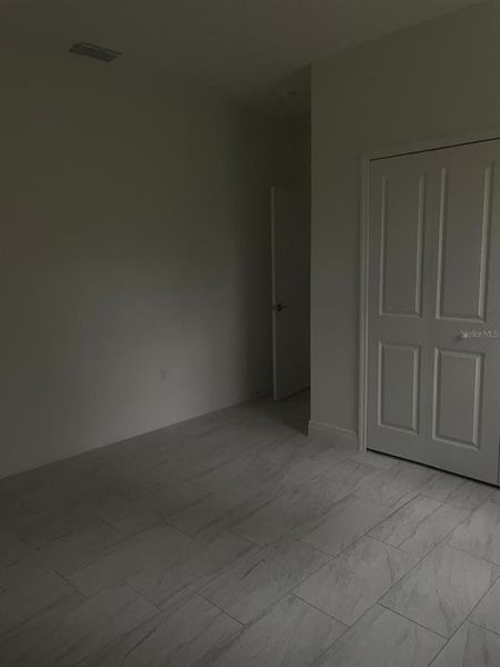 Spacious, unfurnished interior of a new home in , Ocala (Image 4).