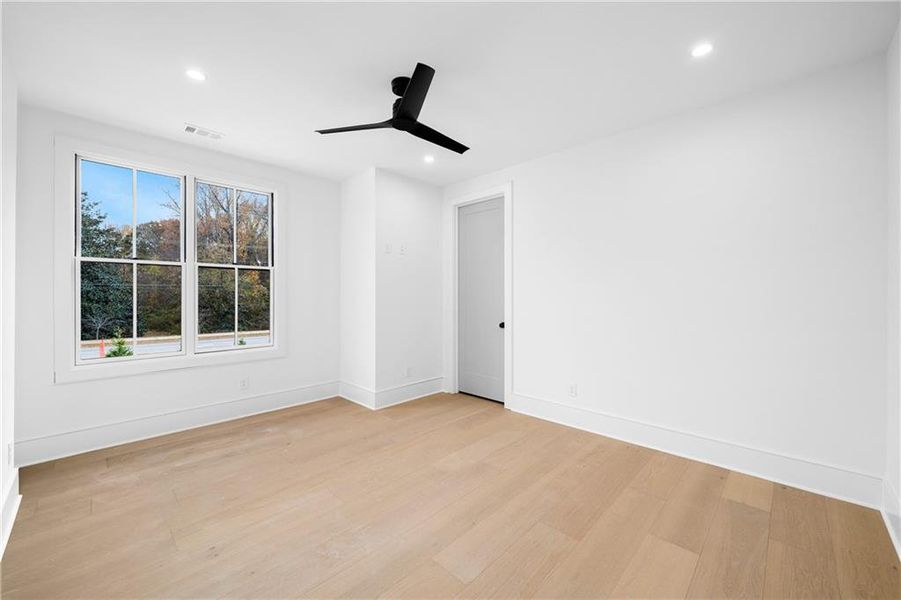 Spacious, unfurnished interior of a new home in , Roswell (Image 46).