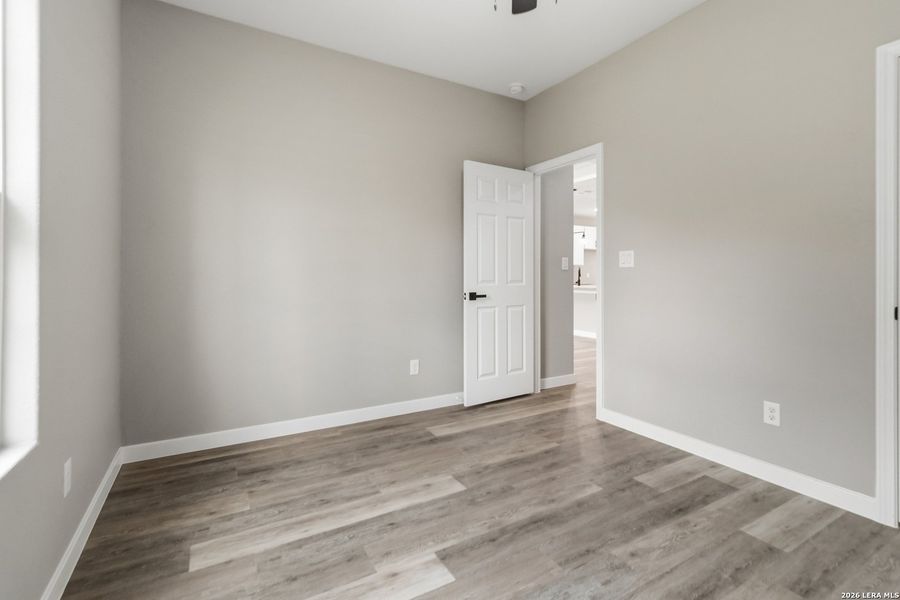 Spacious, unfurnished interior of a new home in , San Antonio (Image 20).