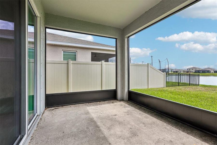 Exterior details and patio area of a home in Mangrove Manor, Apollo Beach (Image 3).