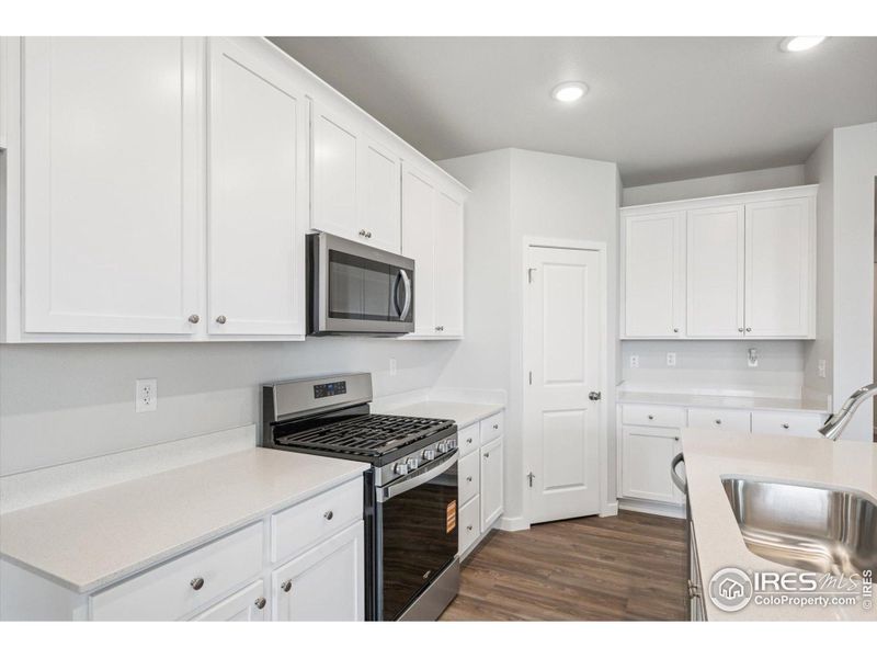 Furnished interior view inside a new home in Prairie Song, Windsor (Image 9).