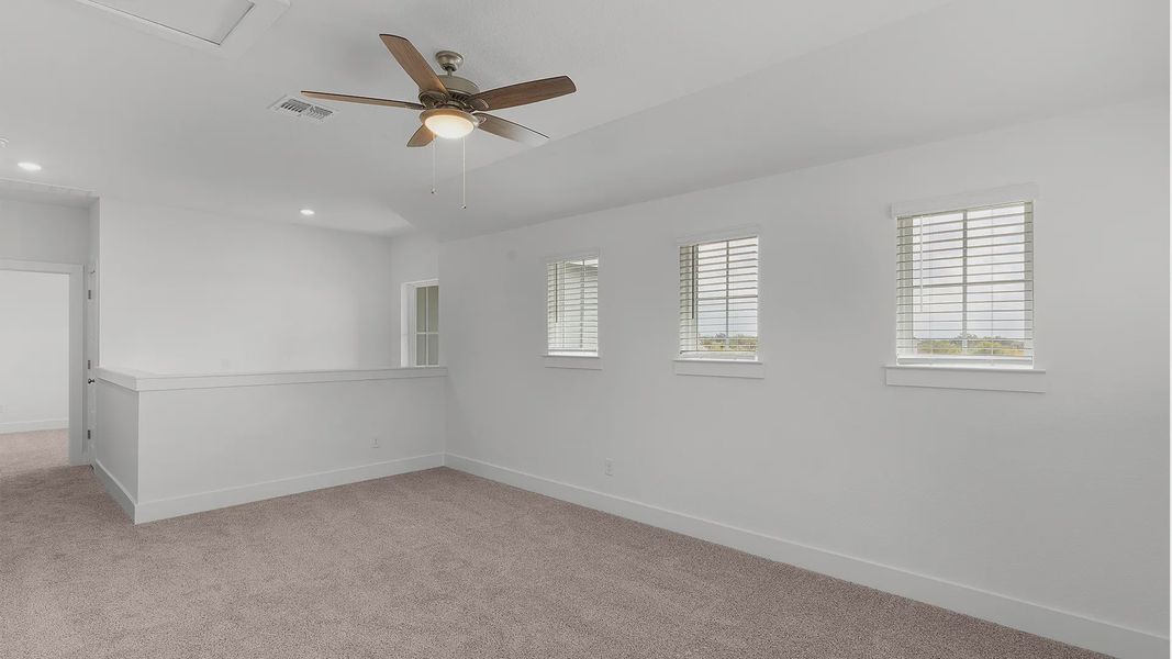 Spacious, unfurnished interior of a new home in Santa Rita Ranch, Liberty Hill (Image 20).