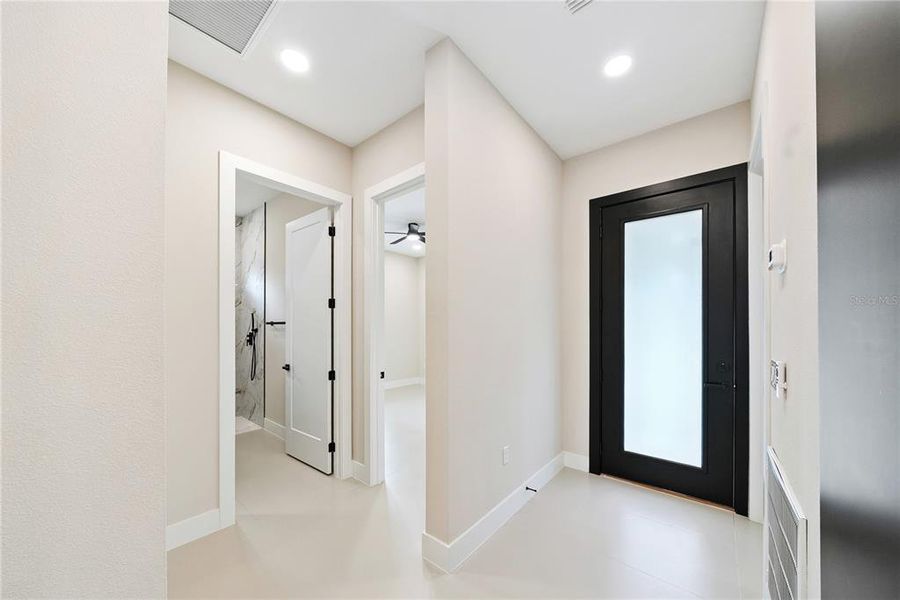 Spacious, unfurnished interior of a new home in , Ocala (Image 23).