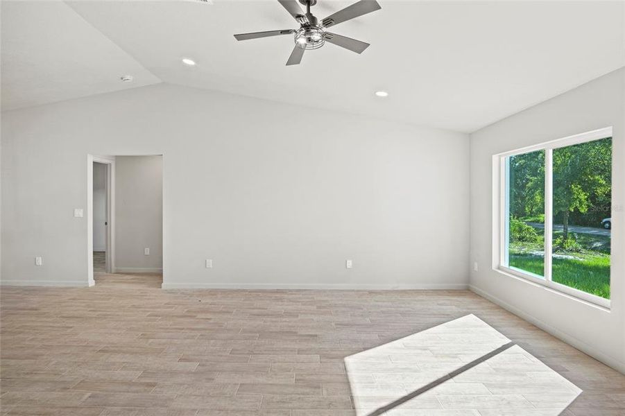 Spacious, unfurnished interior of a new home in , Okeechobee (Image 18).