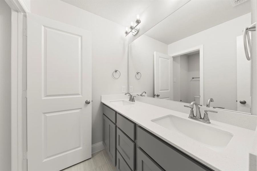 23. 1224 Redcoat - 3RD Bath