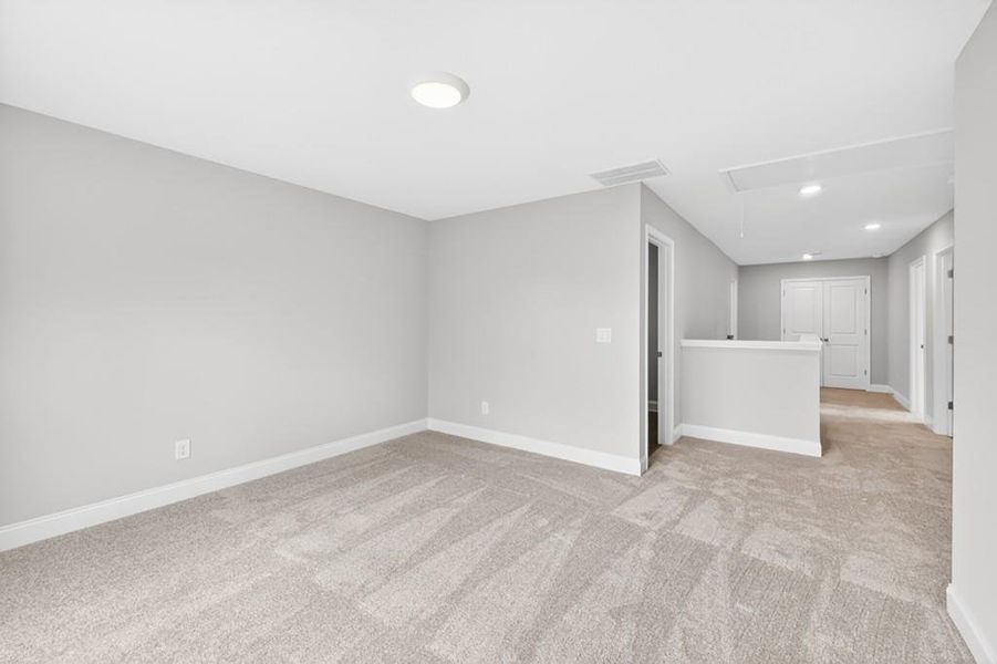Spacious, unfurnished interior of a new home in , Sugar Hill (Image 29).